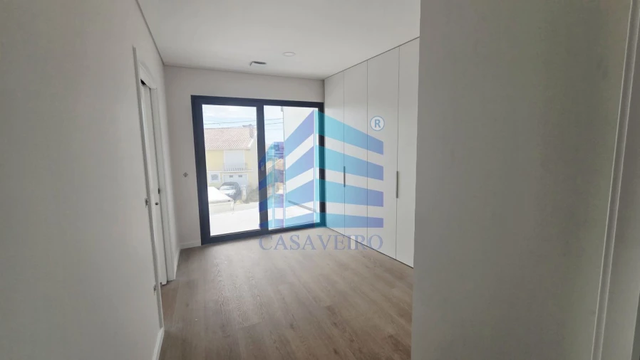 Moradia T4 para Venda em Gafanha da Encarnação Foto 12