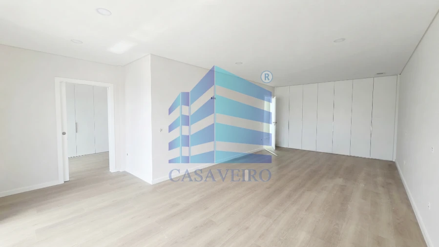 Moradia T4 para Venda em Gafanha da Encarnação Foto 7