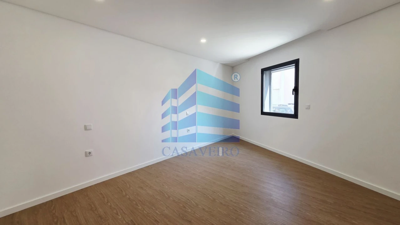 Apartamento T1 para Venda em Esgueira Foto 4