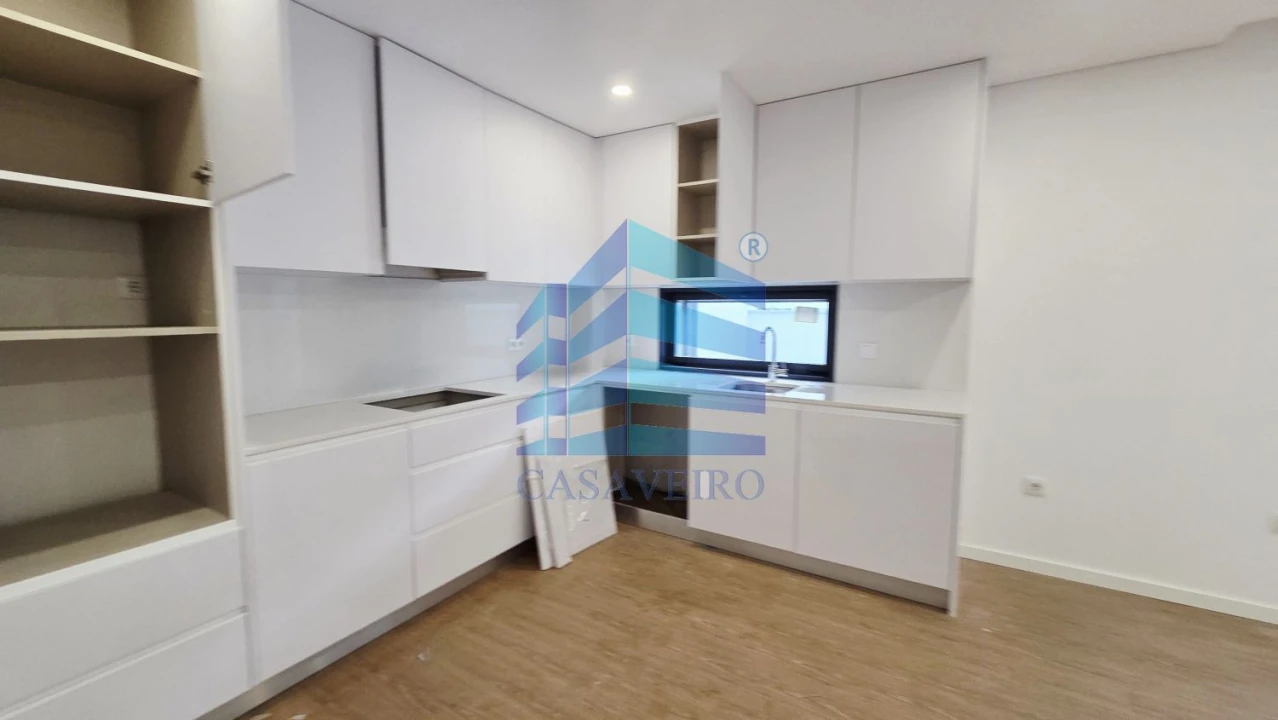 Apartamento T2 para Venda em Esgueira Foto 3