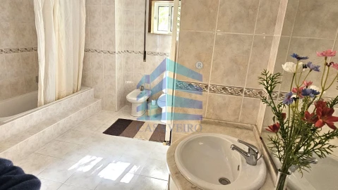 Moradia T4 para Venda em Esgueira