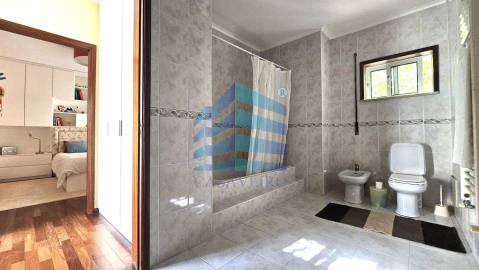 Moradia T4 para Venda em Esgueira