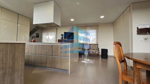 Moradia T4 para Venda em Esgueira