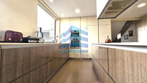 Moradia T4 para Venda em Esgueira