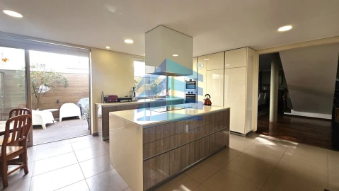 Moradia T4 para Venda em Esgueira