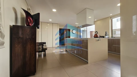 Moradia T4 para Venda em Esgueira