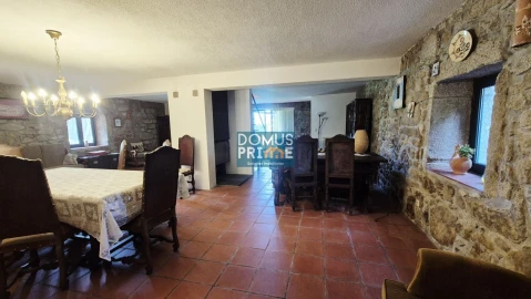 Moradia T5 para Venda em Forjães