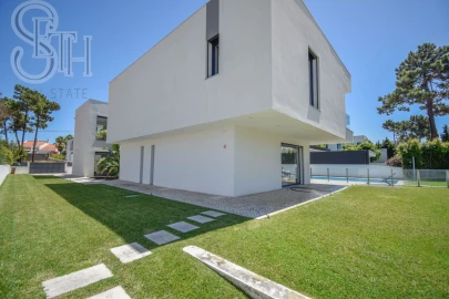 Moradia T5 para Venda em Corroios