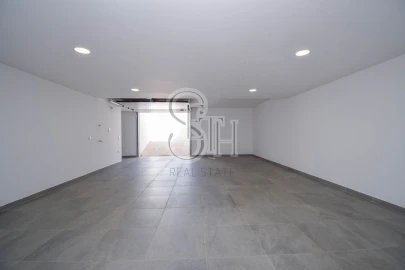 Moradia T5 para Venda em Corroios