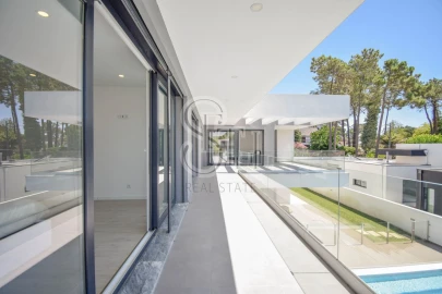 Moradia T5 para Venda em Corroios