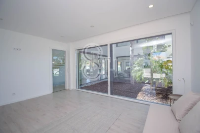 Moradia T5 para Venda em Corroios