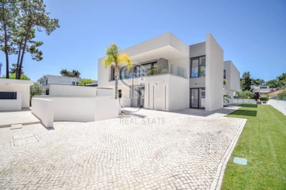 Moradia T5 para Venda em Corroios