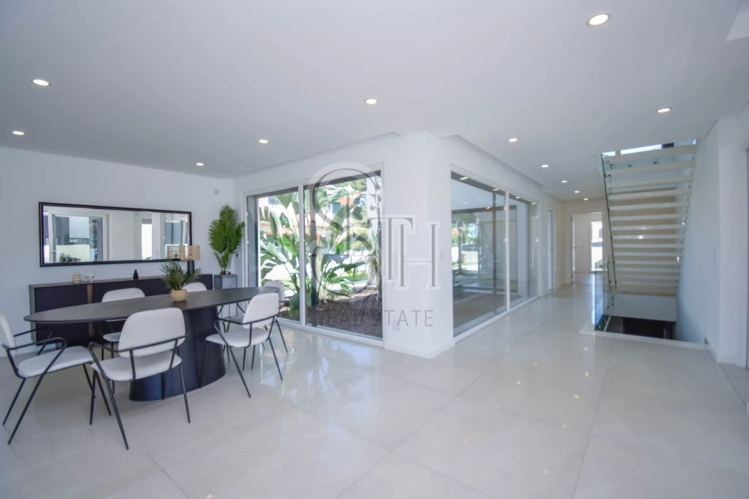 Moradia T5 para Venda em Corroios Foto 12