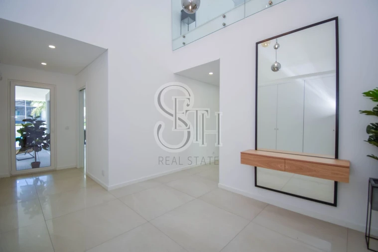 Moradia T5 para Venda em Corroios Foto 4