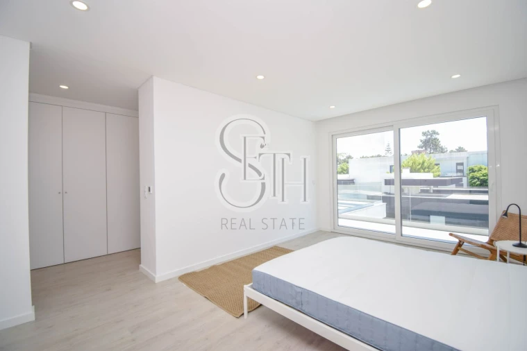 Moradia T5 para Venda em Corroios Foto 29