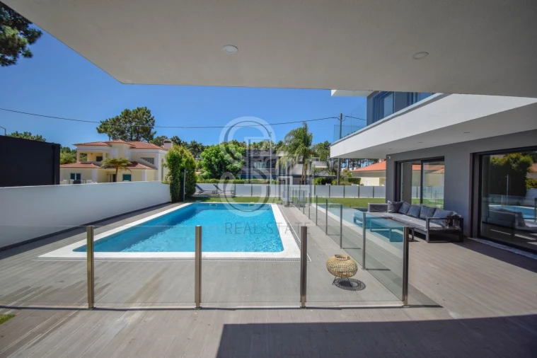 Moradia T5 para Venda em Corroios Foto 47