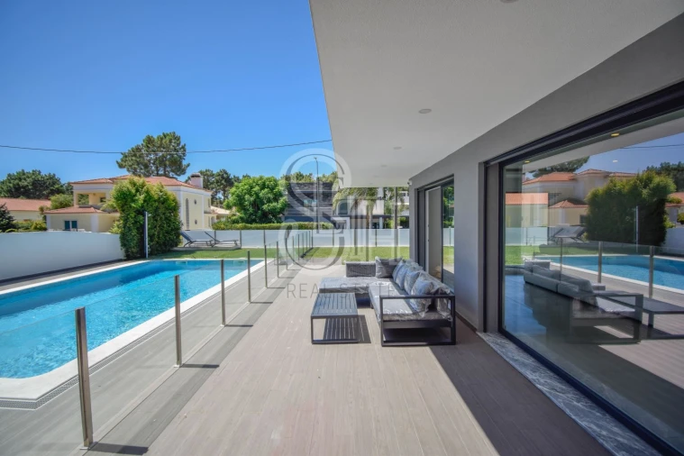 Moradia T5 para Venda em Corroios Foto 49