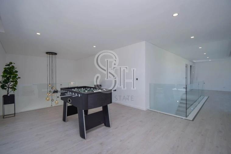 Moradia T5 para Venda em Corroios Foto 46