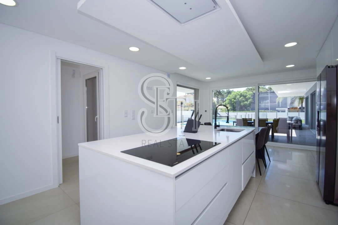 Moradia T5 para Venda em Corroios Foto 19