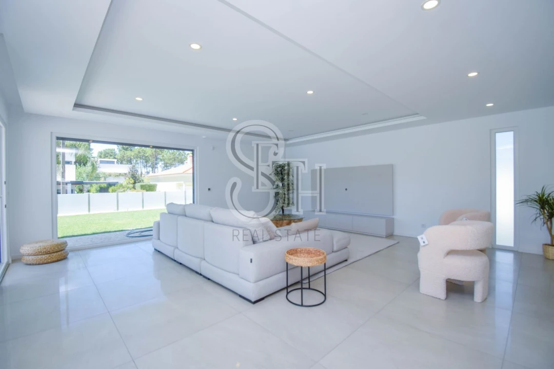 Moradia T5 para Venda em Corroios Foto 14