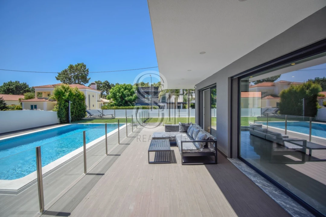 Moradia T5 para Venda em Corroios Foto 49