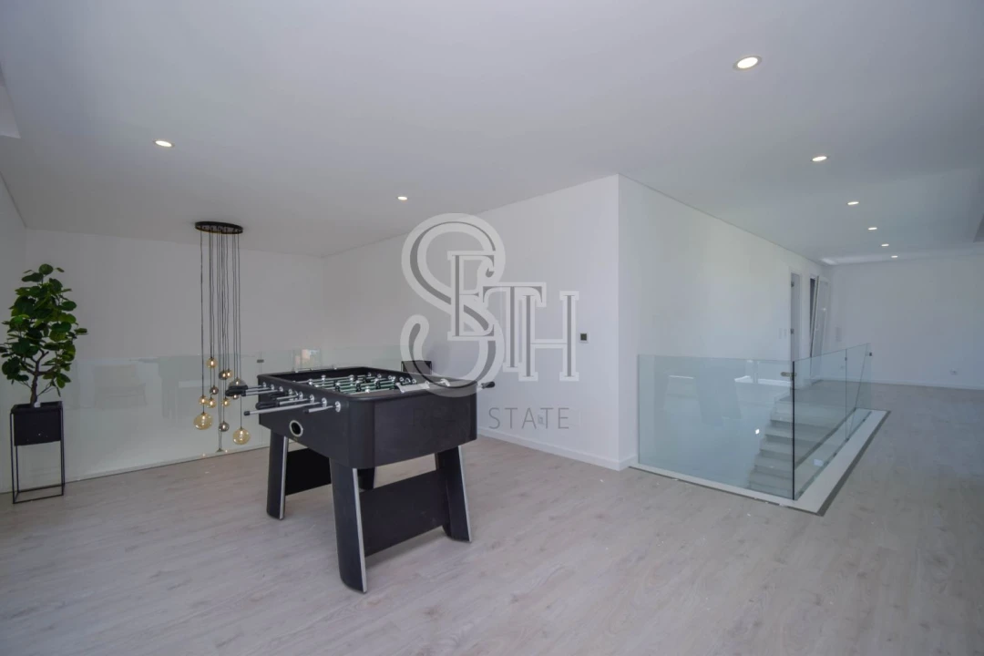 Moradia T5 para Venda em Corroios Foto 46