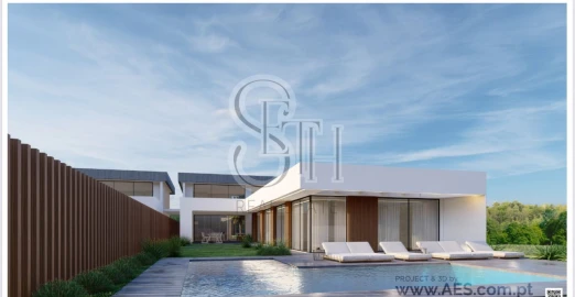 Moradia T4 para Venda em Corroios