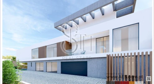 Moradia T4 para Venda em Corroios