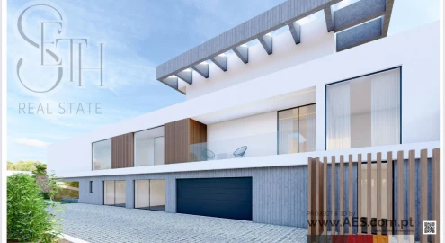 Moradia T4 para Venda em Corroios