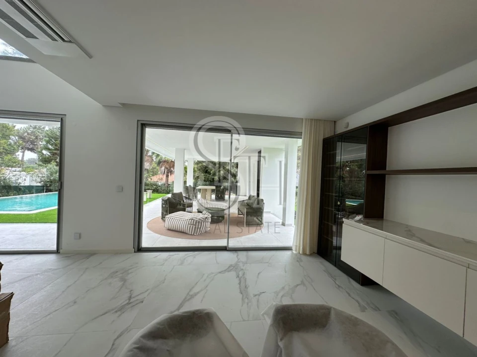 Moradia T5 para Venda em Charneca de Caparica e Sobreda Foto 14