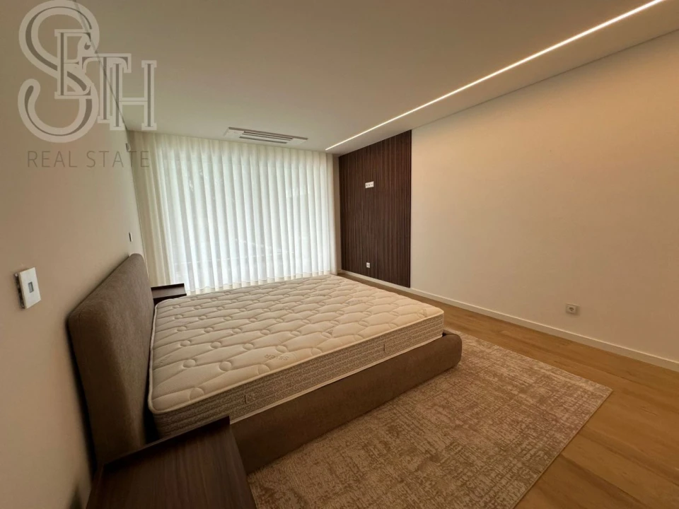 Moradia T5 para Venda em Charneca de Caparica e Sobreda Foto 20