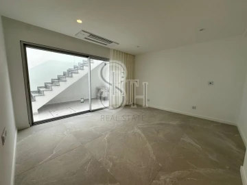 Moradia T5 para Venda em Charneca de Caparica e Sobreda