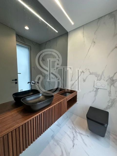 Moradia T5 para Venda em Charneca de Caparica e Sobreda