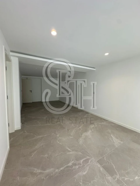 Moradia T5 para Venda em Charneca de Caparica e Sobreda