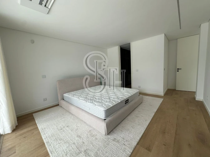 Moradia T5 para Venda em Charneca de Caparica e Sobreda Foto 32