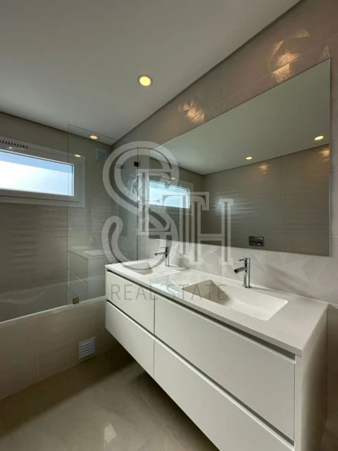 Moradia T3 para Venda em Charneca de Caparica e Sobreda