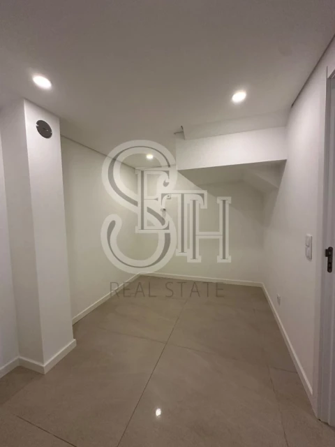 Moradia T3 para Venda em Charneca de Caparica e Sobreda