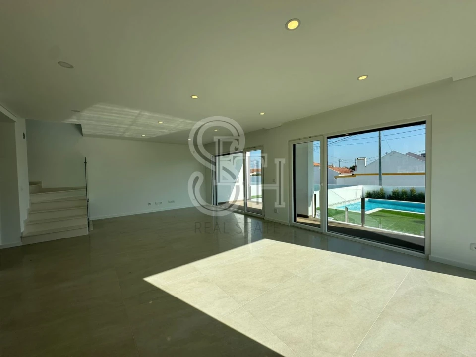 Moradia T3 para Venda em Charneca de Caparica e Sobreda Foto 11