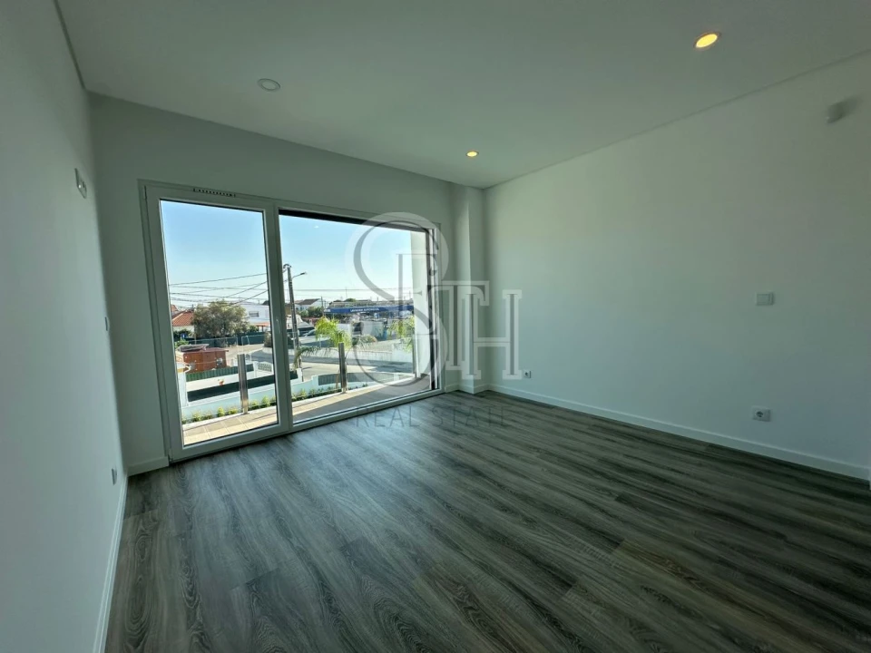 Moradia T3 para Venda em Charneca de Caparica e Sobreda Foto 32