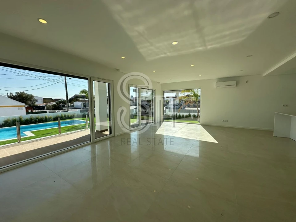 Moradia T3 para Venda em Charneca de Caparica e Sobreda Foto 9