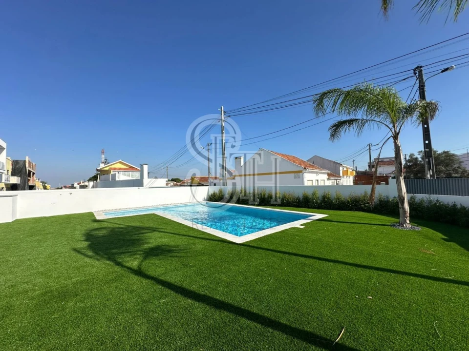 Moradia T3 para Venda em Charneca de Caparica e Sobreda Foto 2