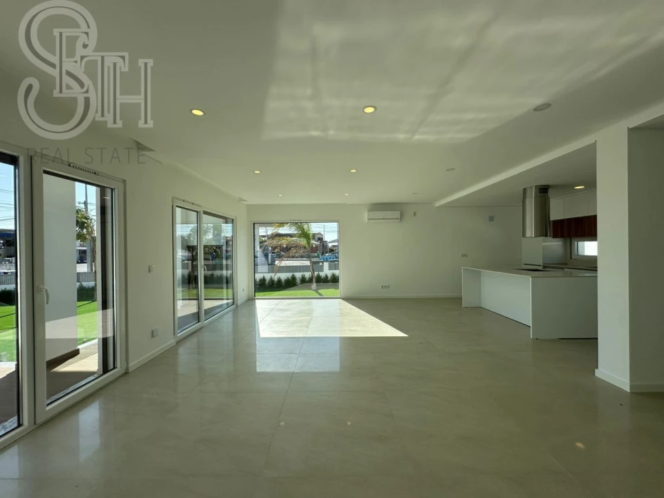 Moradia T3 para Venda em Charneca de Caparica e Sobreda Foto 10