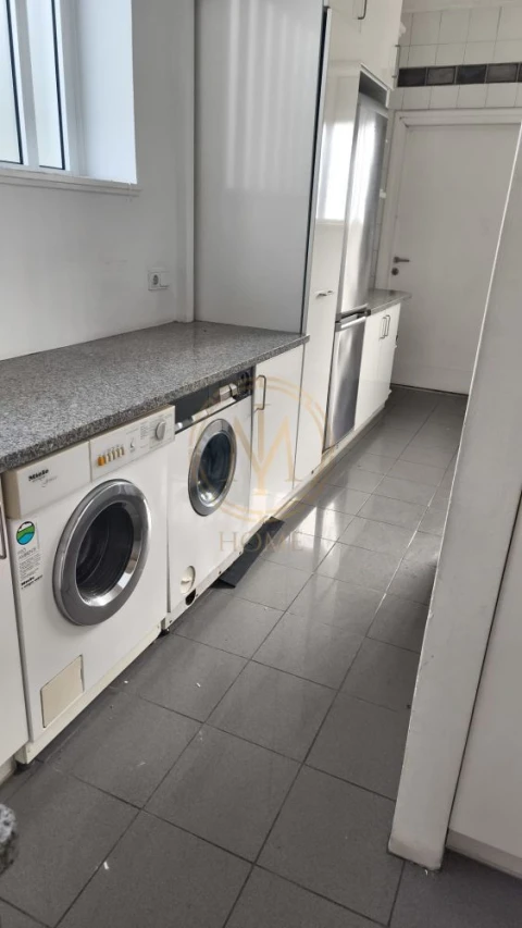 Moradia T3 para Venda em Lordelo do Ouro e Massarelos