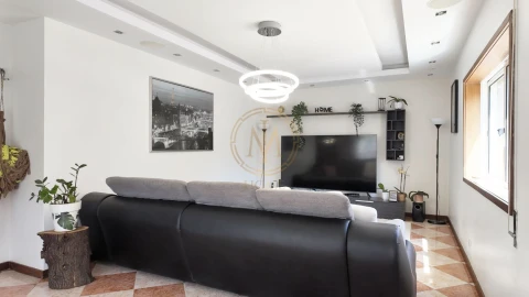 Moradia T4 para Venda em Grijó e Sermonde