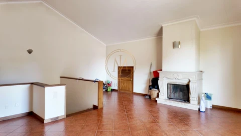 Moradia T4 para Venda em Grijó e Sermonde