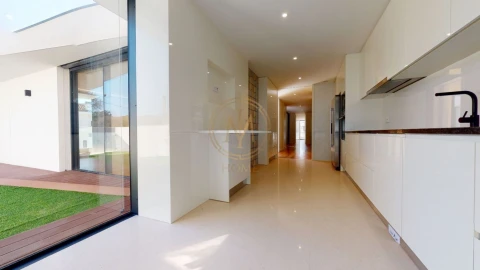 Moradia T2 para Venda em Madalena