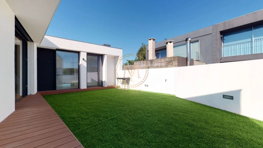 Moradia T2 para Venda em Madalena Foto 24