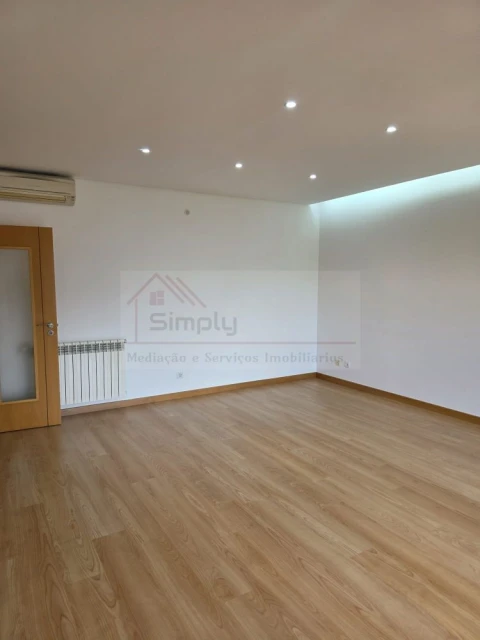 Apartamento T3 para Venda em Odivelas