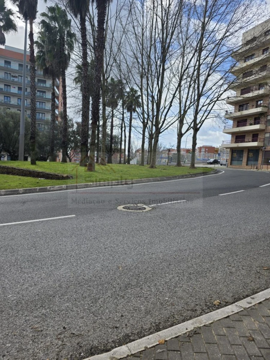 Apartamento T3 para Venda em Odivelas Foto 57