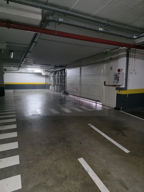 Garagem para Venda em Parque das Nações